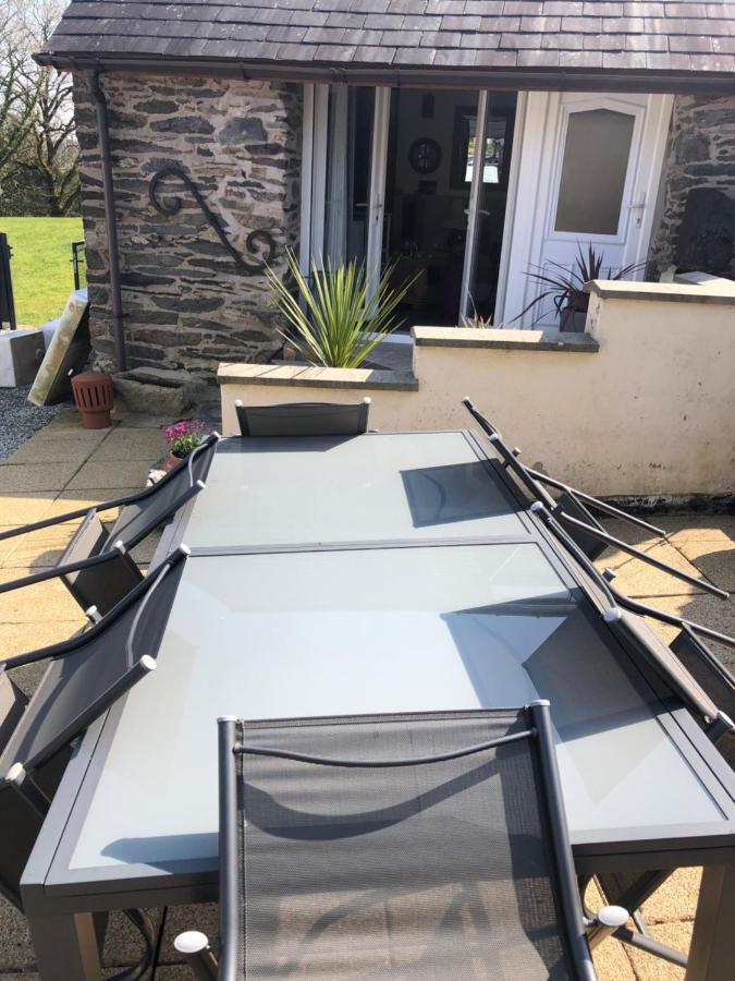 Charmante Longere Situee Au Coeur Du Finistere Le Trehou Exterior foto